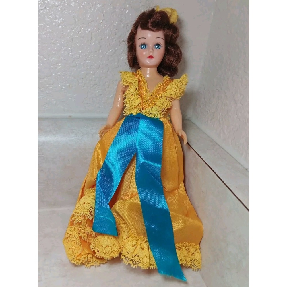Vtg Brown Hair Blue Open And Close Eye Doll In Yellow And Blue Ribbion  7" READ